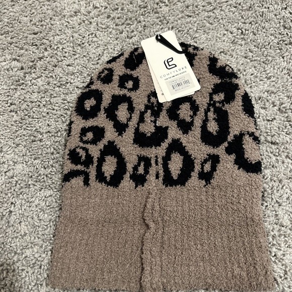 NWT Comfy Luxe Taupe Beanie OS - Picture 2 of 5